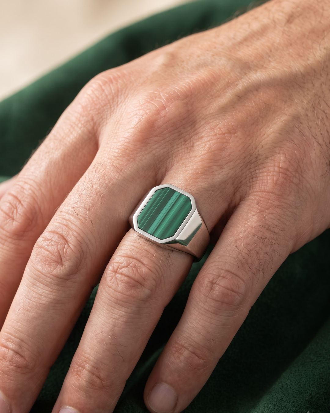 Silver Green Stone Ring - Image 2